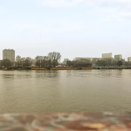 Riverside Apartment *
